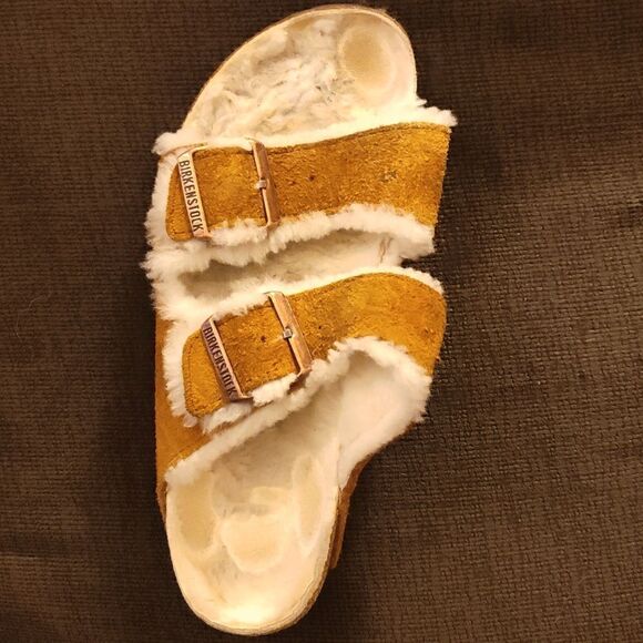 Birkenstock Arizona Shearling Slide Sandals (inside fur big toe, small spot left - Picture 4 of 10